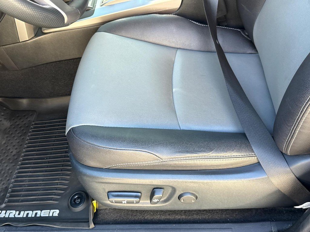 Used 2018 Toyota 4Runner SR5 Premium AWD/4WD image 15