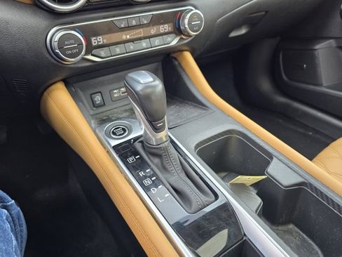 Used 2024 Nissan Sentra SV w/ SV Premium Package image 40