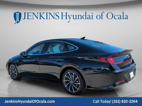 Used 2022 Hyundai Sonata Limited w/ Preferred Accessory Package FWD image 5