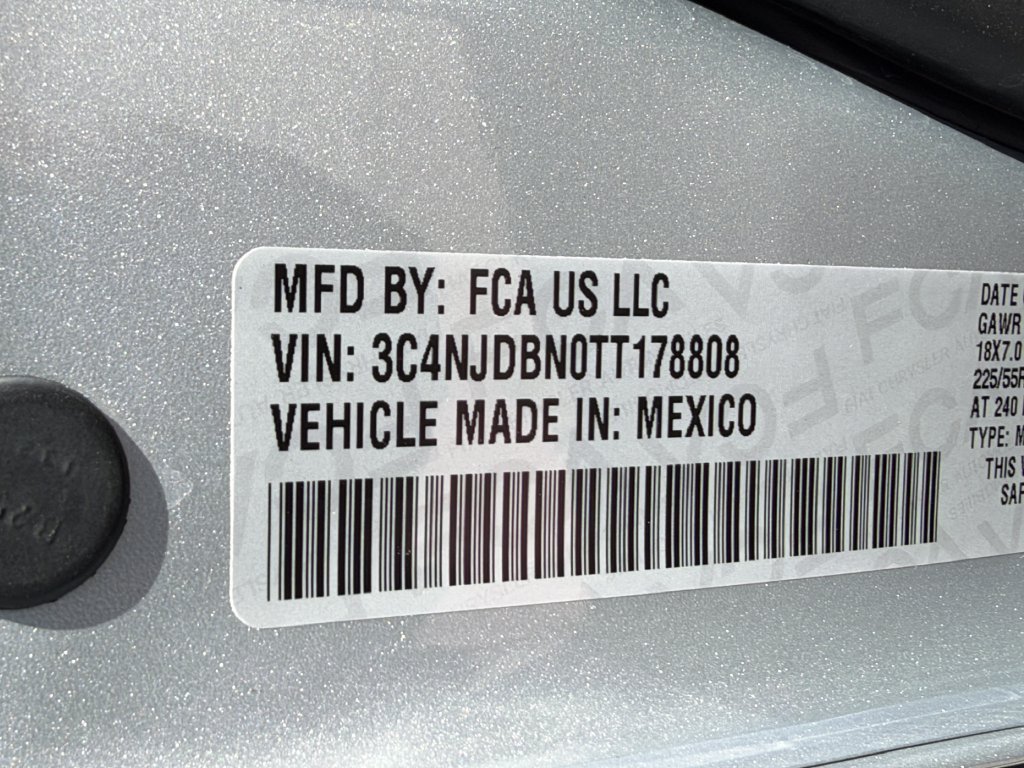 Used 2026 Jeep Compass Latitude AWD/4WD image 17
