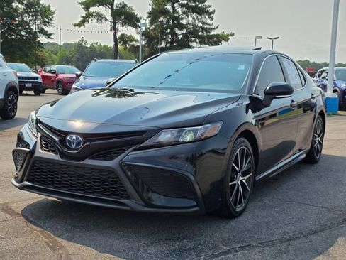 Used 2024 Toyota Camry SE w/ Audio Upgrade Package FWD image 5