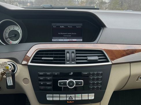 Used 2014 Mercedes-Benz C 300 4MATIC Sedan image 19