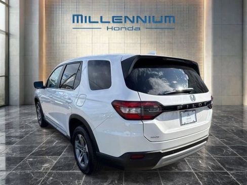 Certified 2025 Honda Pilot EX-L image 3