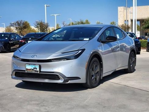 New 2026 Toyota Prius Plug-In Hybrid FWD image 2