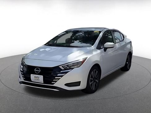 Used 2025 Nissan Versa SV FWD image 6