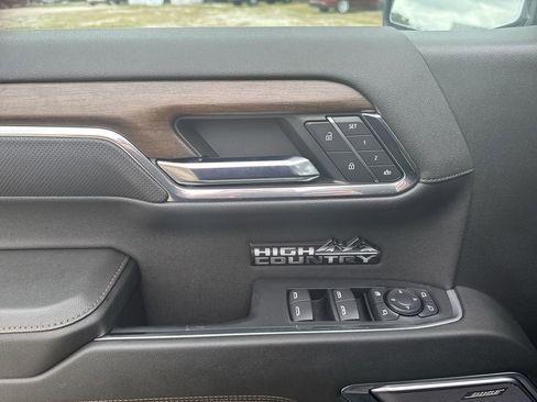 Used 2024 Chevrolet Silverado 1500 High Country w/ Technology Package image 16