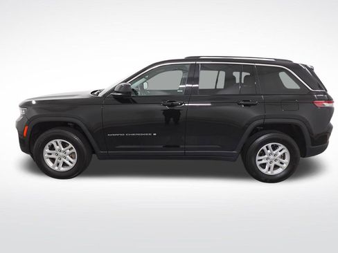 Used 2022 Jeep Grand Cherokee Laredo w/ Luxury Tech Group I image 2
