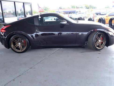 Used 2015 Nissan 370Z Coupe RWD image 6