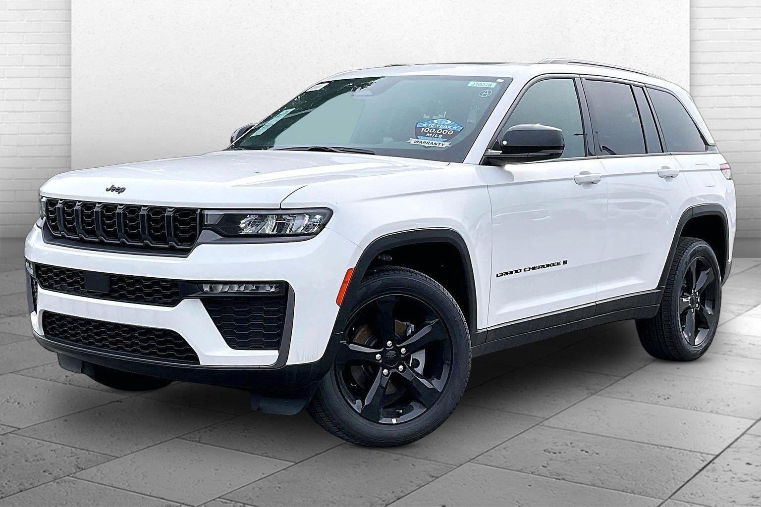 New 2026 Jeep Grand Cherokee Limited w/ Limited Altitude Package AWD/4WD image 2
