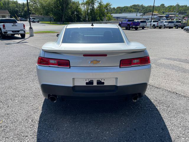 Used 2015 Chevrolet Camaro LT RWD image 4