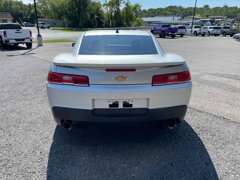 Used 2015 Chevrolet Camaro LT RWD image 4