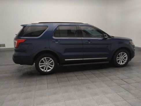 Used 2017 Ford Explorer XLT w/ Equipment Group 201A FWD image 10