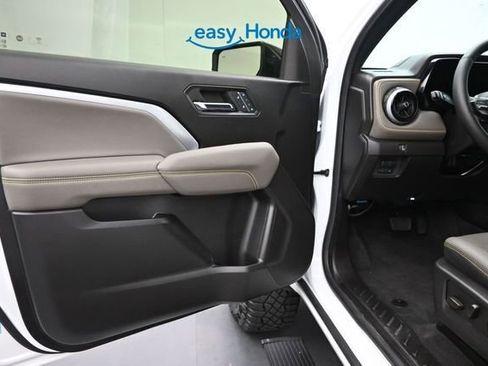 Used 2024 Chevrolet Colorado ZR2 w/ ZR2 Bison Edition AWD/4WD image 17