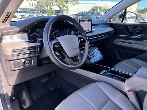 Used 2021 Lincoln Corsair AWD image 2