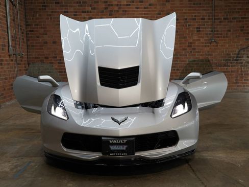 Used 2018 Chevrolet Corvette Stingray Coupe RWD image 25