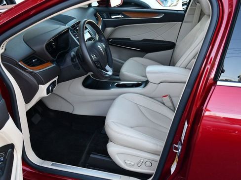 Used 2017 Lincoln MKC Select w/ Select Plus Package image 43