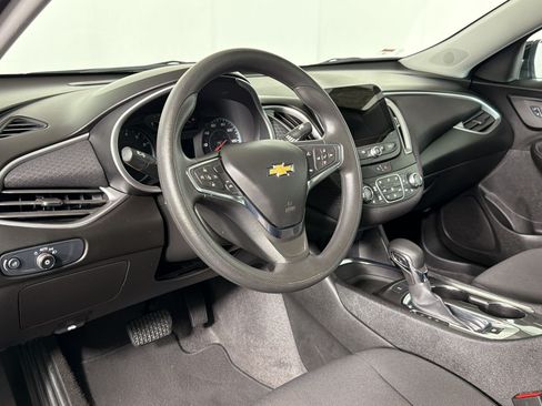 Used 2024 Chevrolet Malibu LT FWD image 3