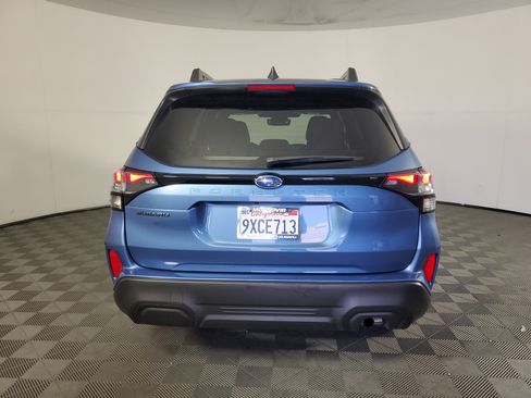 Used 2025 Subaru Forester Premium AWD/4WD image 5