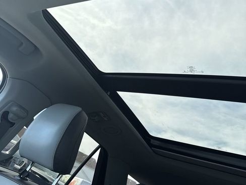 Used 2021 Ford Explorer XLT w/ Equipment Group 202A image 15