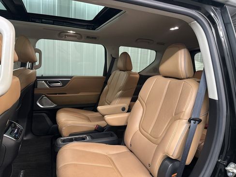 Certified 2025 INFINITI QX80 Sensory image 38