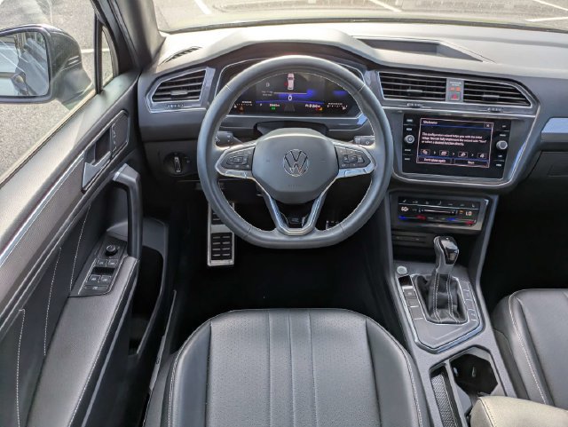 Used 2023 Volkswagen Tiguan SE R-Line FWD image 16
