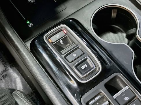 Used 2024 Honda Pilot Touring image 17