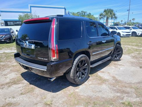 Used 2011 Cadillac Escalade AWD w/ Touring Package image 5