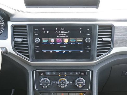 Used 2021 Volkswagen Atlas Cross Sport SE w/ Panoramic Sunroof Package FWD image 13