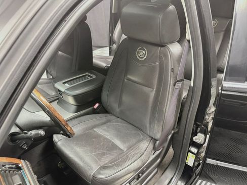 Used 2014 Cadillac Escalade ESV Platinum AWD/4WD image 33