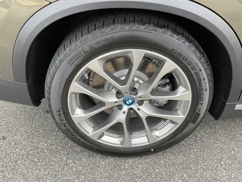 Used 2024 BMW X5 xDrive50e w/ Parking Assistance Package AWD/4WD image 23