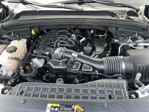 Used 2023 Jeep Grand Cherokee Altitude AWD/4WD image 25