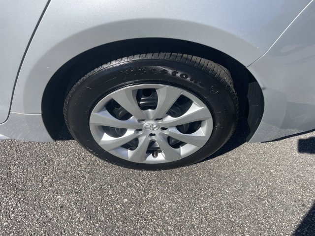 Used 2025 Toyota Corolla LE FWD image 14
