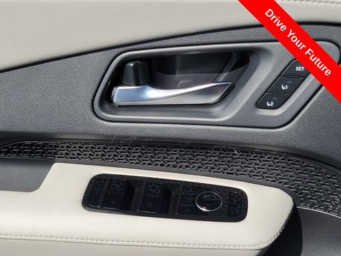 Used 2024 Nissan Ariya FWD image 17