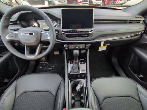 New 2026 Jeep Compass Latitude image 14