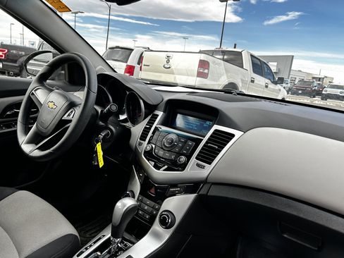Used 2016 Chevrolet Cruze LS image 14