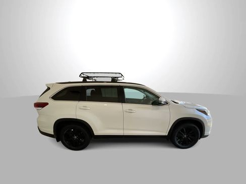 Used 2019 Toyota Highlander SE AWD/4WD image 9