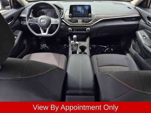Used 2025 Nissan Altima 2.5 SV FWD image 24