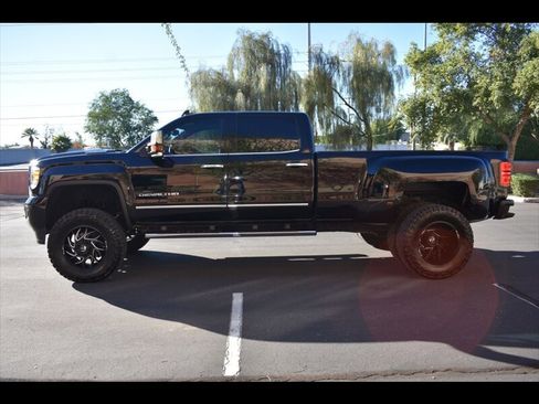 Used 2018 GMC Sierra 3500 Denali image 4