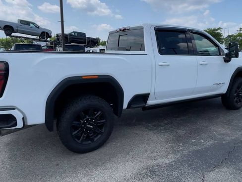 Used 2024 GMC Sierra 2500 AT4 w/ AT4 Premium Plus Package AWD/4WD image 2