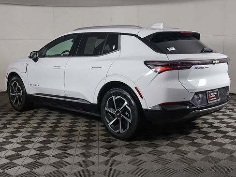 Used 2024 Chevrolet Equinox EV LT image 9