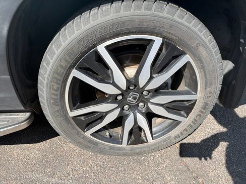 Used 2019 Honda Pilot Touring image 7