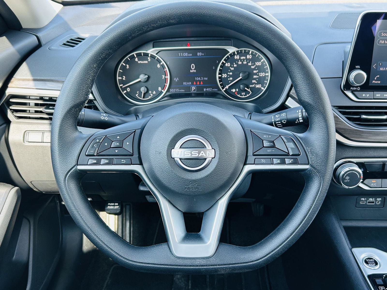 Used 2025 Nissan Altima 2.5 SV FWD image 12