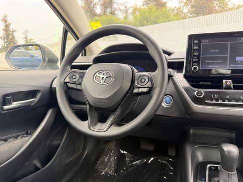 Used 2020 Toyota Corolla LE w/ Carpet Mat Package (TMS) FWD image 16