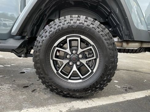 Used 2025 Jeep Gladiator Rubicon w/ Convenience Group image 32