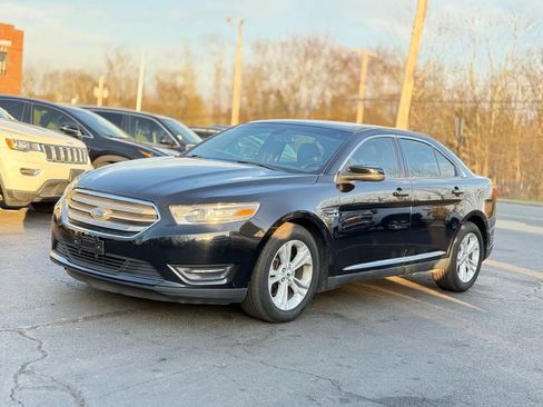 Used 2016 Ford Taurus SEL w/ Equipment Group 201A image 4