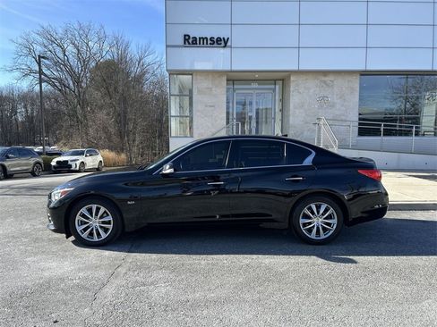 Used 2017 INFINITI Q50 3.0t Premium w/ Driver Assistance Package image 5