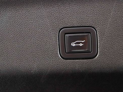 Used 2023 GMC Yukon XL Denali w/ Advanced Technology Package AWD/4WD image 37