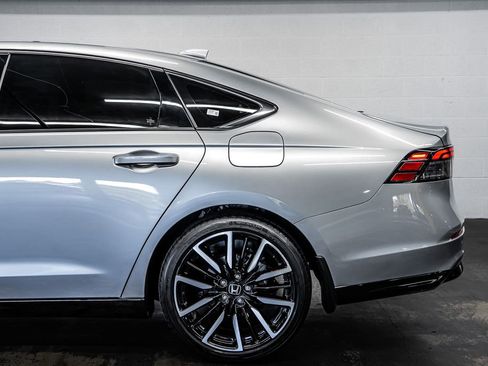 Used 2024 Honda Accord Touring image 13