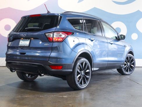 Used 2018 Ford Escape SE w/ SE Sport Appearance Package image 26