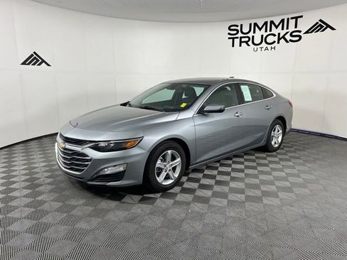 Used 2024 Chevrolet Malibu LT image 2